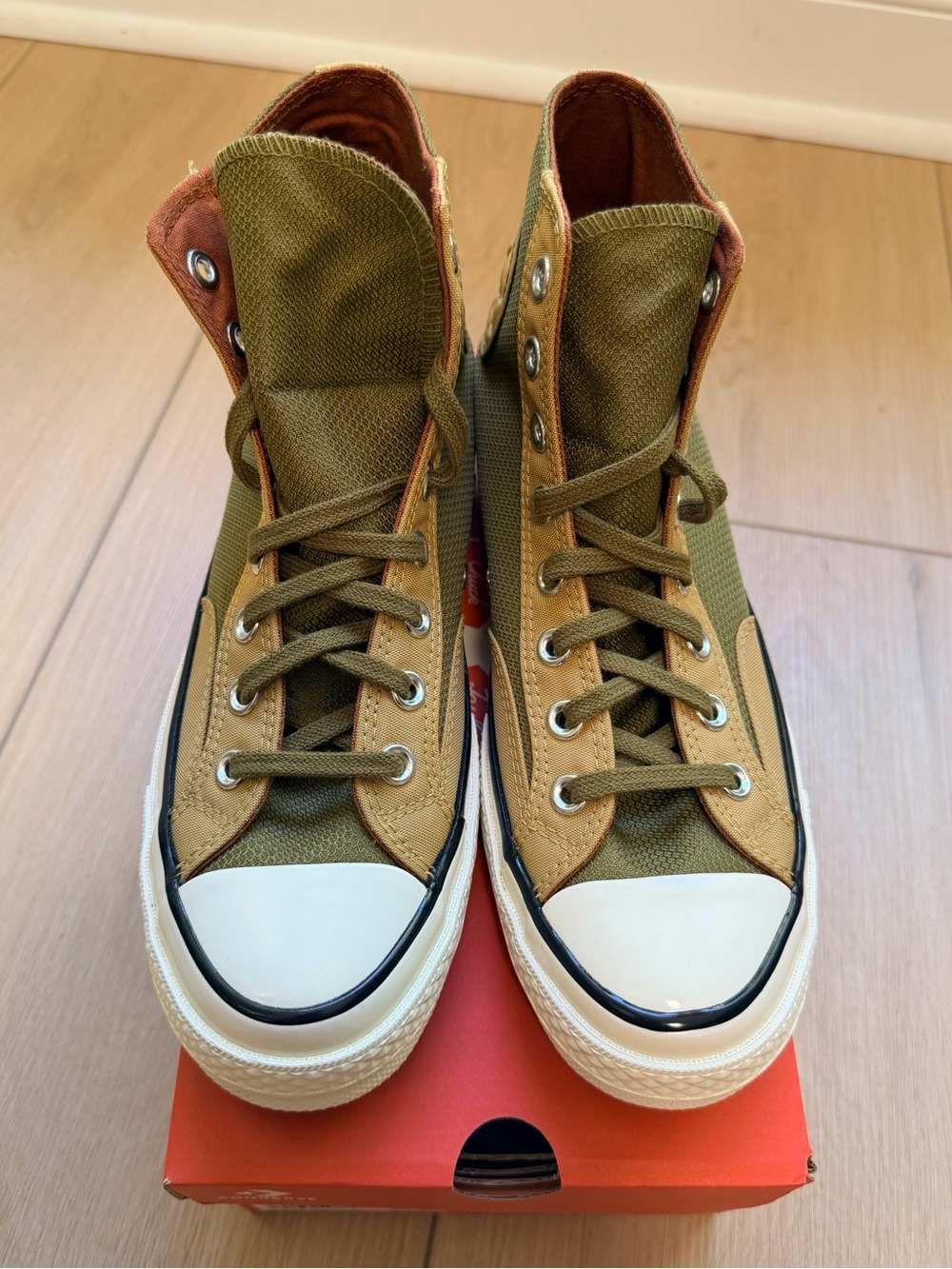 Converse Chuck Taylor All Star 70 High Top Sneakers Men’s size 7 Women’s size 9